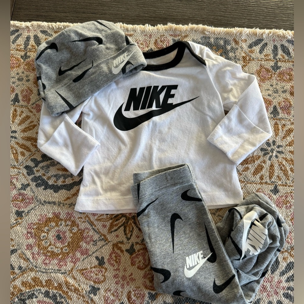 Newborn Nike set